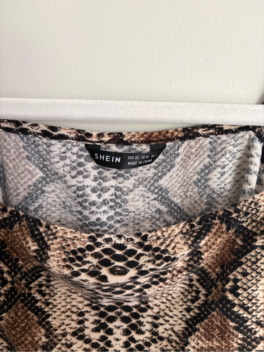 SHEIN Snake Print Top in Brown and Black Spaghetti Strap Cropped - Picture 2 of 3